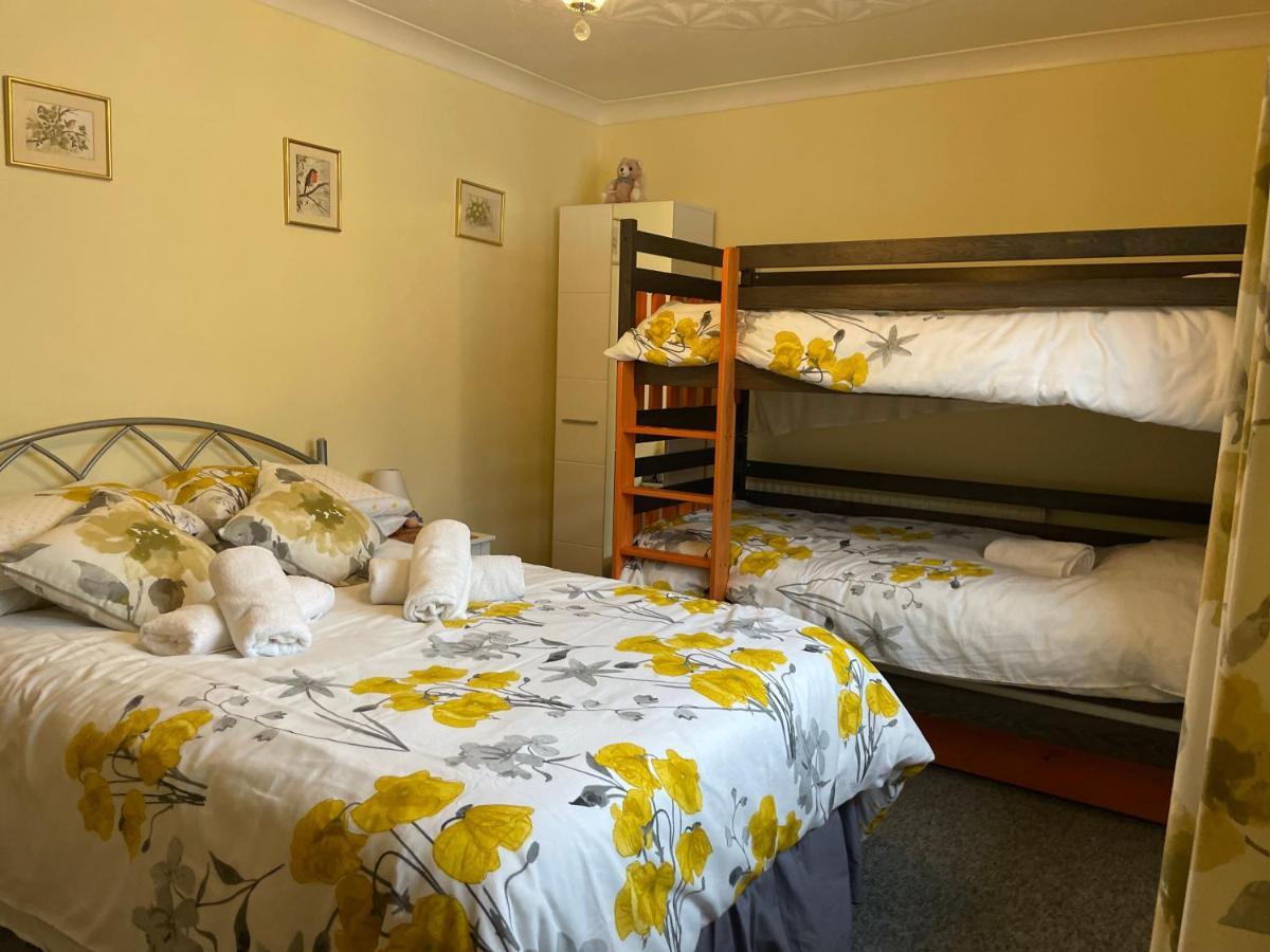 Dyffryn Taf - Spacious 3 Bedroom Bungalow Close To Amenities Сент-Кліарз Екстер'єр фото